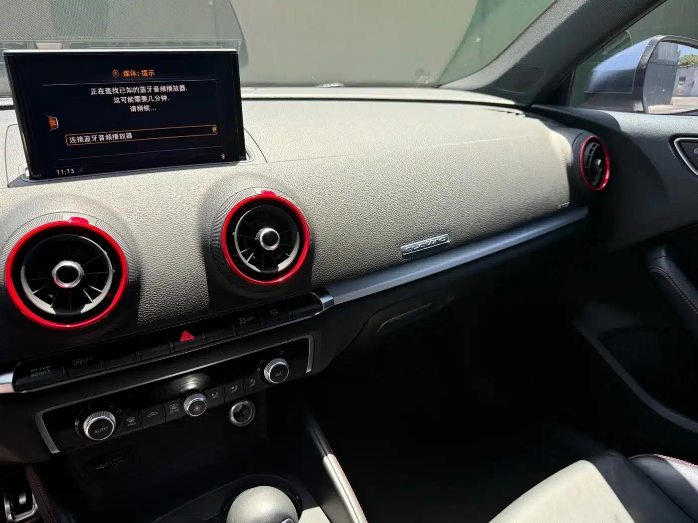 Audi S3 2019 Model S3 2.0T Limousine — миниатюра 8