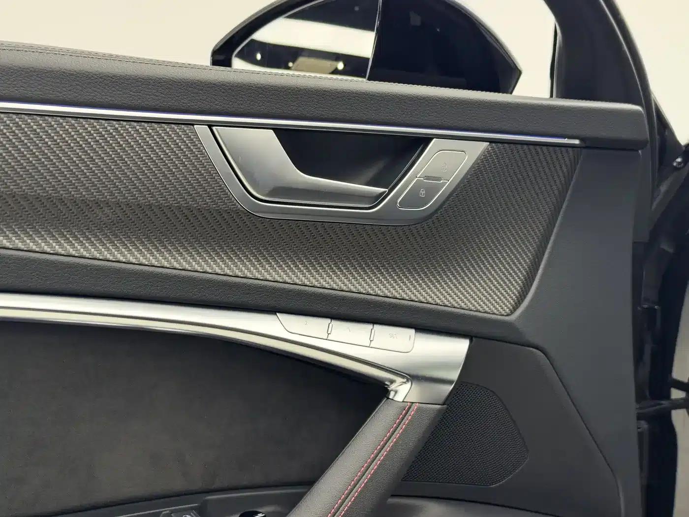 2022 Audi RS 6 RS 6 4.0T Avant — миниатюра 9