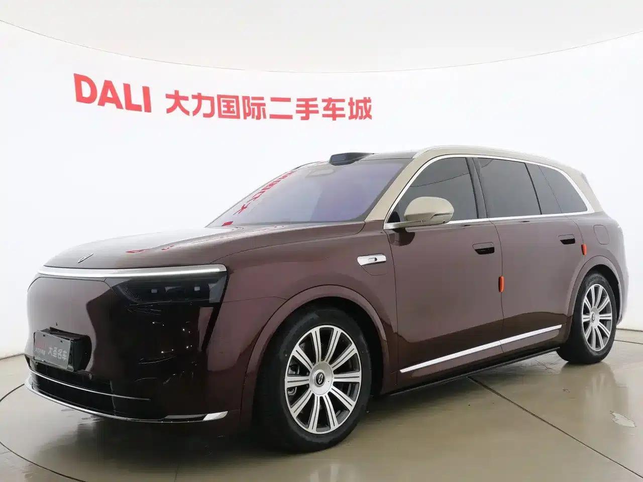 Wenjie M8 2025 Extended Range Max+ Version 53.4kWh 6-Seat Version (192-line LiDAR) — миниатюра 1