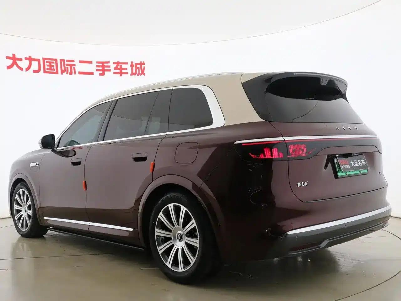 Wenjie M8 2025 Extended Range Max+ Version 53.4kWh 6-Seat Version (192-line LiDAR) — миниатюра 16