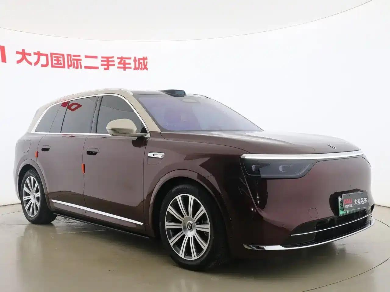 Wenjie M8 2025 Extended Range Max+ Version 53.4kWh 6-Seat Version (192-line LiDAR) — миниатюра 3