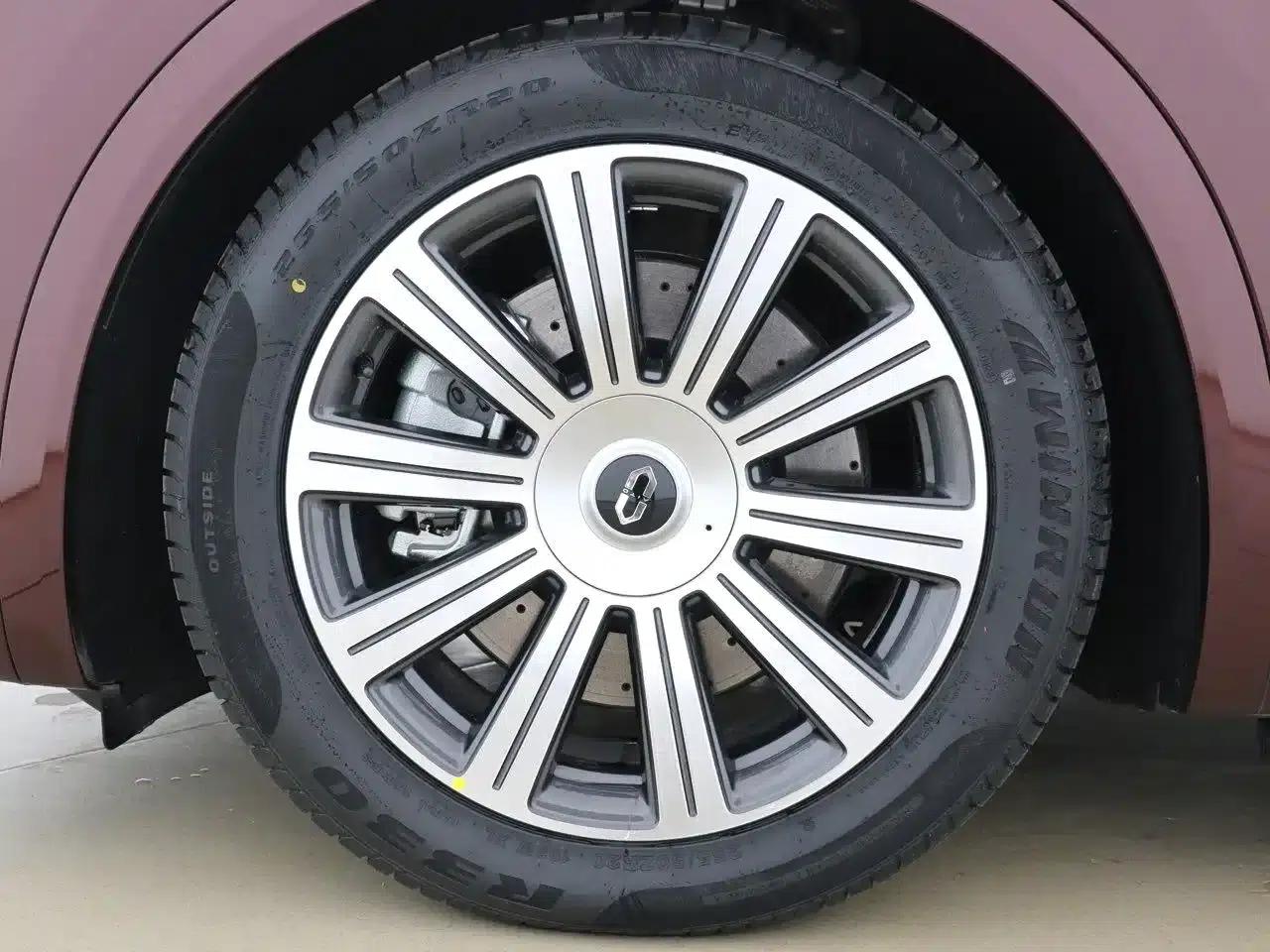 Wenjie M8 2025 Extended Range Max+ Version 53.4kWh 6-Seat Version (192-line LiDAR) — миниатюра 4
