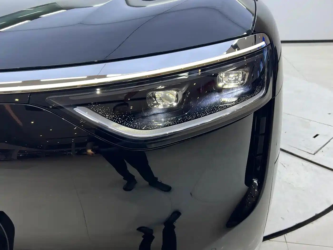 Wenjie M8 2025 Extended Range Max+ Version (53.4kWh, 6-seater, 192-line LiDAR) — миниатюра 7
