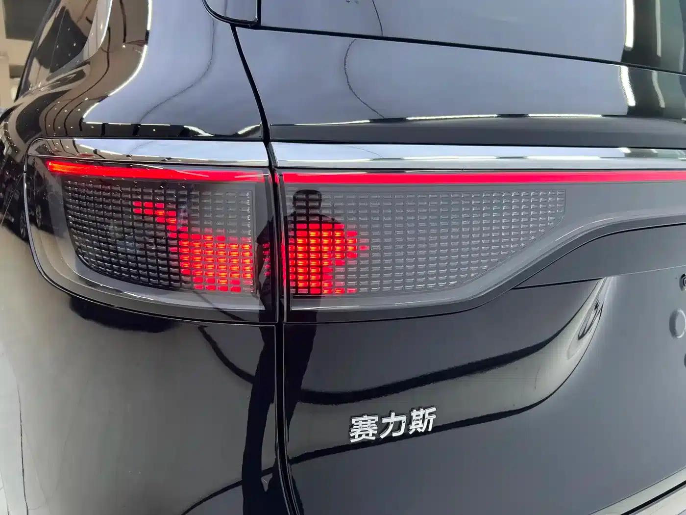 Wenjie M8 2025 Extended Range Max+ Version (53.4kWh, 6-seater, 192-line LiDAR) — миниатюра 8