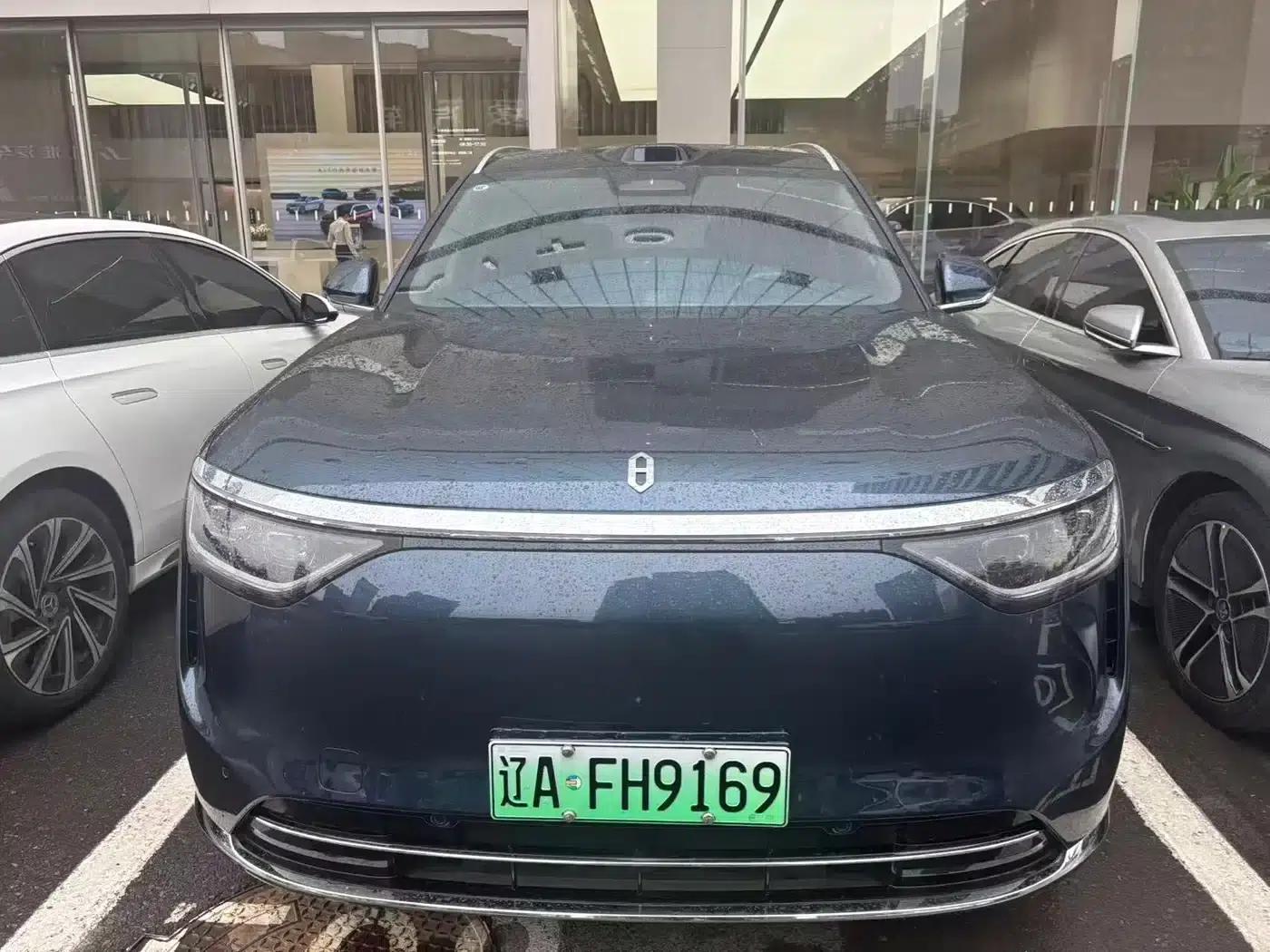 Wenjie M8 2025 Ultra Extended Range Edition (53.4kWh, 5-seater, 192-line LiDAR) — миниатюра 2
