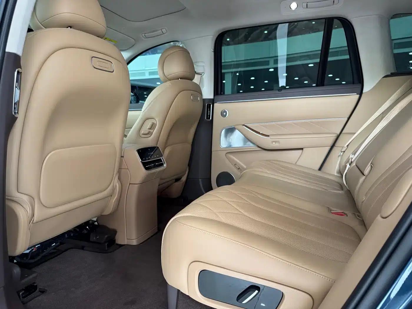 Wenjie M8 2025 Range Extended Max+ Version 53.4kWh 5-Seat Version (192-line LiDAR) — миниатюра 9