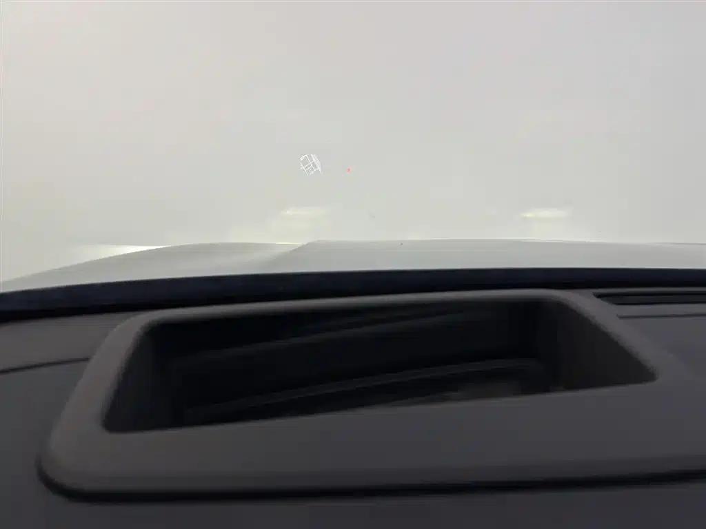 Wenjie M8 2025 Range Extended Max+ Version 53.4kWh 5-Seat Version (192-line LiDAR) — миниатюра 15