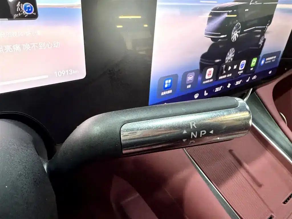 Wenjie M8 2025 Range Extended Max+ Version 53.4kWh 5-Seat Version (192-line LiDAR) — миниатюра 17