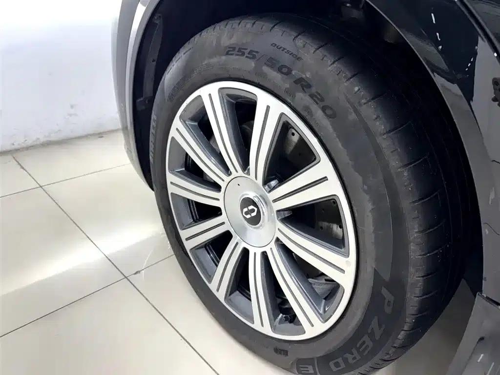 Wenjie M8 2025 Range Extended Max+ Version 53.4kWh 5-Seat Version (192-line LiDAR) — миниатюра 27