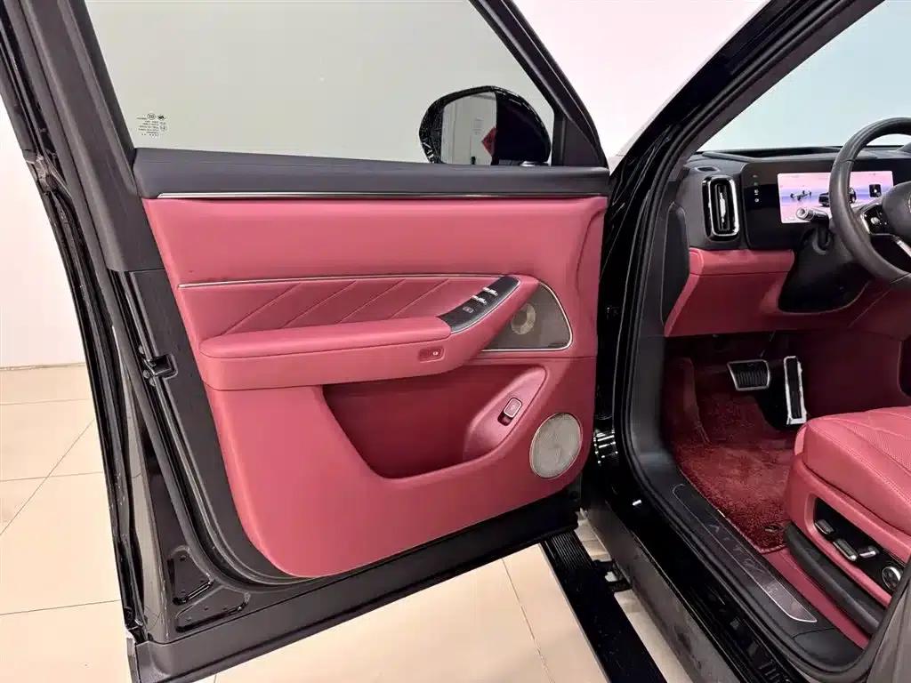 Wenjie M8 2025 Range Extended Max+ Version 53.4kWh 5-Seat Version (192-line LiDAR) — миниатюра 9