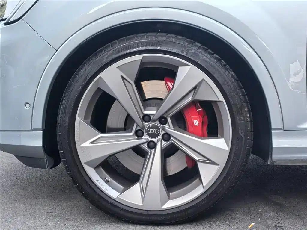 Audi SQ7 2024 4.0 TFSI — миниатюра 21