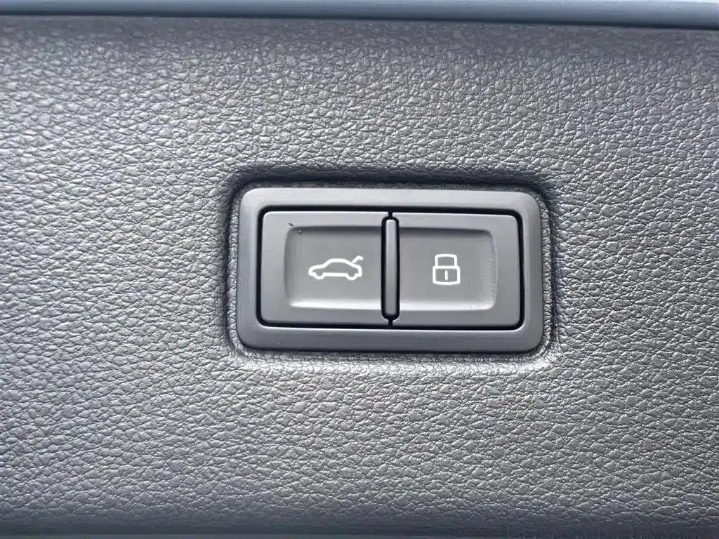 Audi SQ7 2024 4.0 TFSI — миниатюра 23
