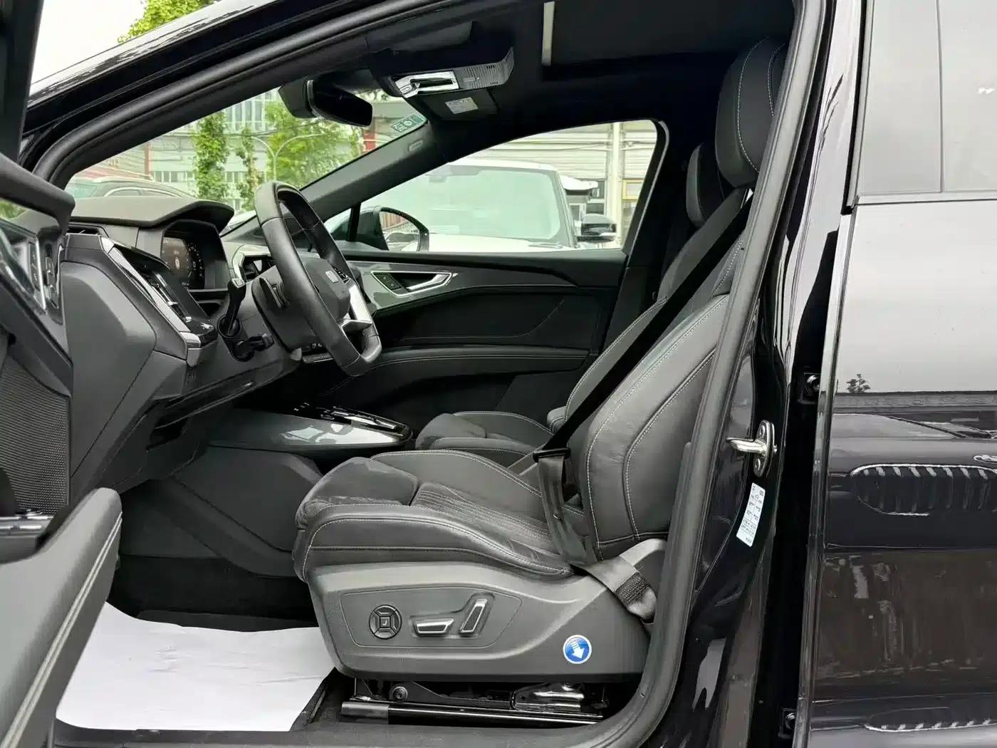 Audi Q5 e-tron 2022 50 e-tron quattro Glory Edition Mech Suit — миниатюра 7