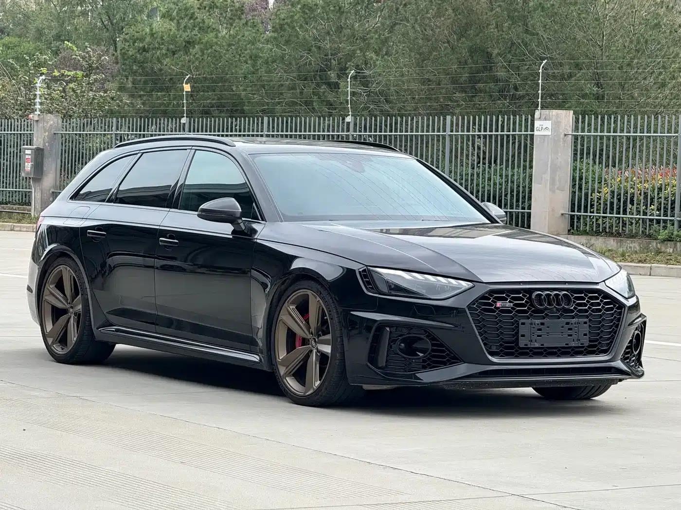 2022 Audi RS 4 RS4 Avant Obsidian Edition — миниатюра 3