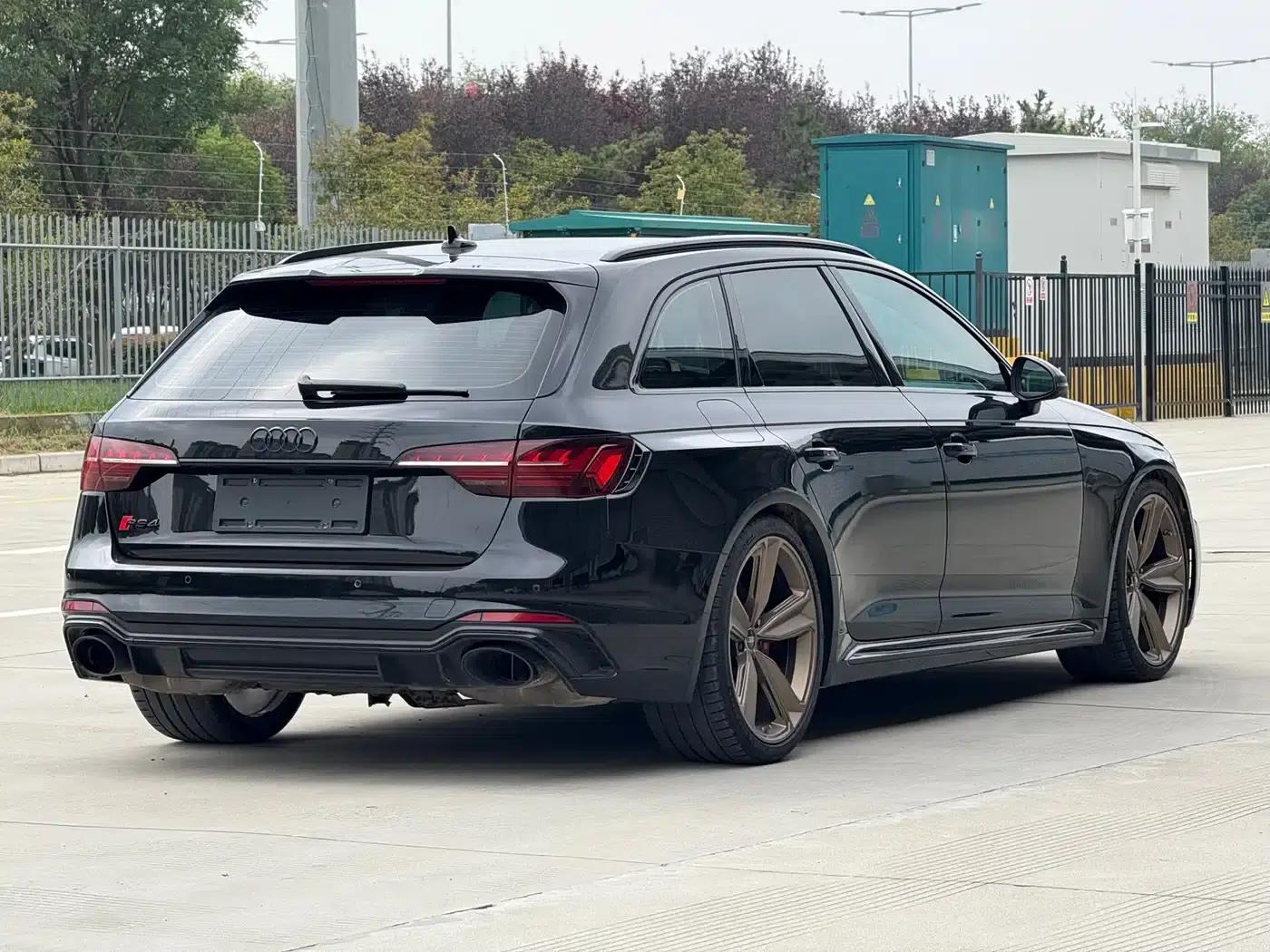 2022 Audi RS 4 RS4 Avant Obsidian Edition — миниатюра 6