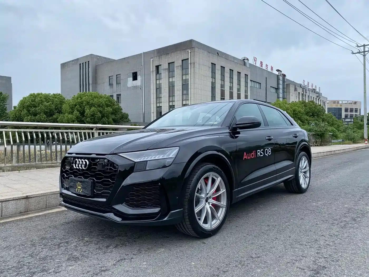 2022 Audi RS Q8 4.0T — миниатюра 1