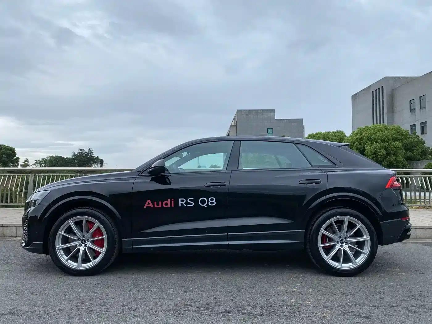 2022 Audi RS Q8 4.0T — миниатюра 2