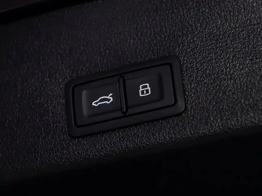 2021 Audi A6 allroad quattro Explorer 55 TFSI Premium Off-Road Model (Imported) — миниатюра 4