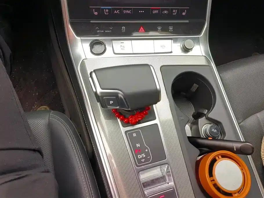 2025 Audi A6 allroad quattro Explorer 55 TFSI Premium Off-Road Model (Imported) — миниатюра 16