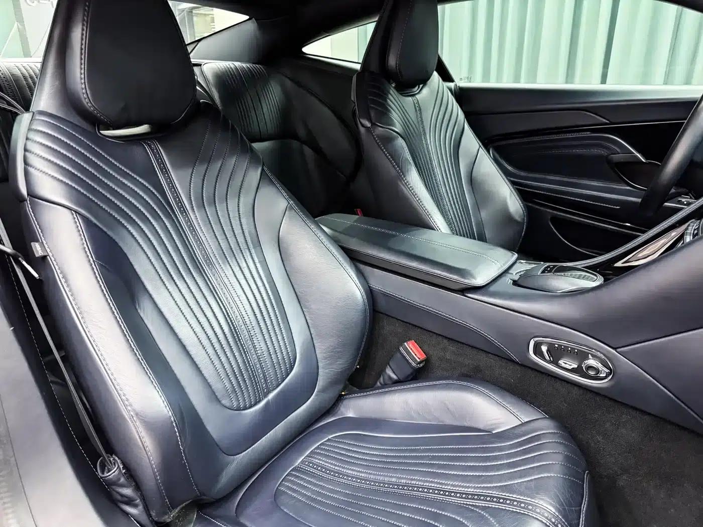 Aston Martin DB11 2016 5.2T First Edition — миниатюра 5