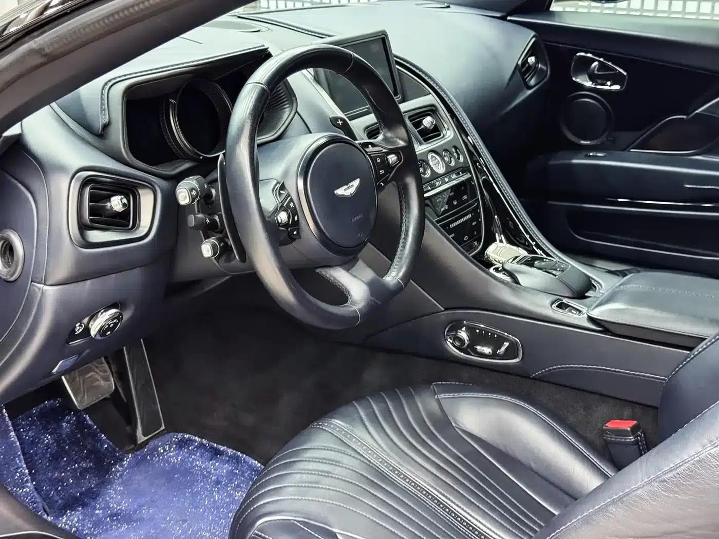 Aston Martin DB11 2016 5.2T First Edition — миниатюра 7