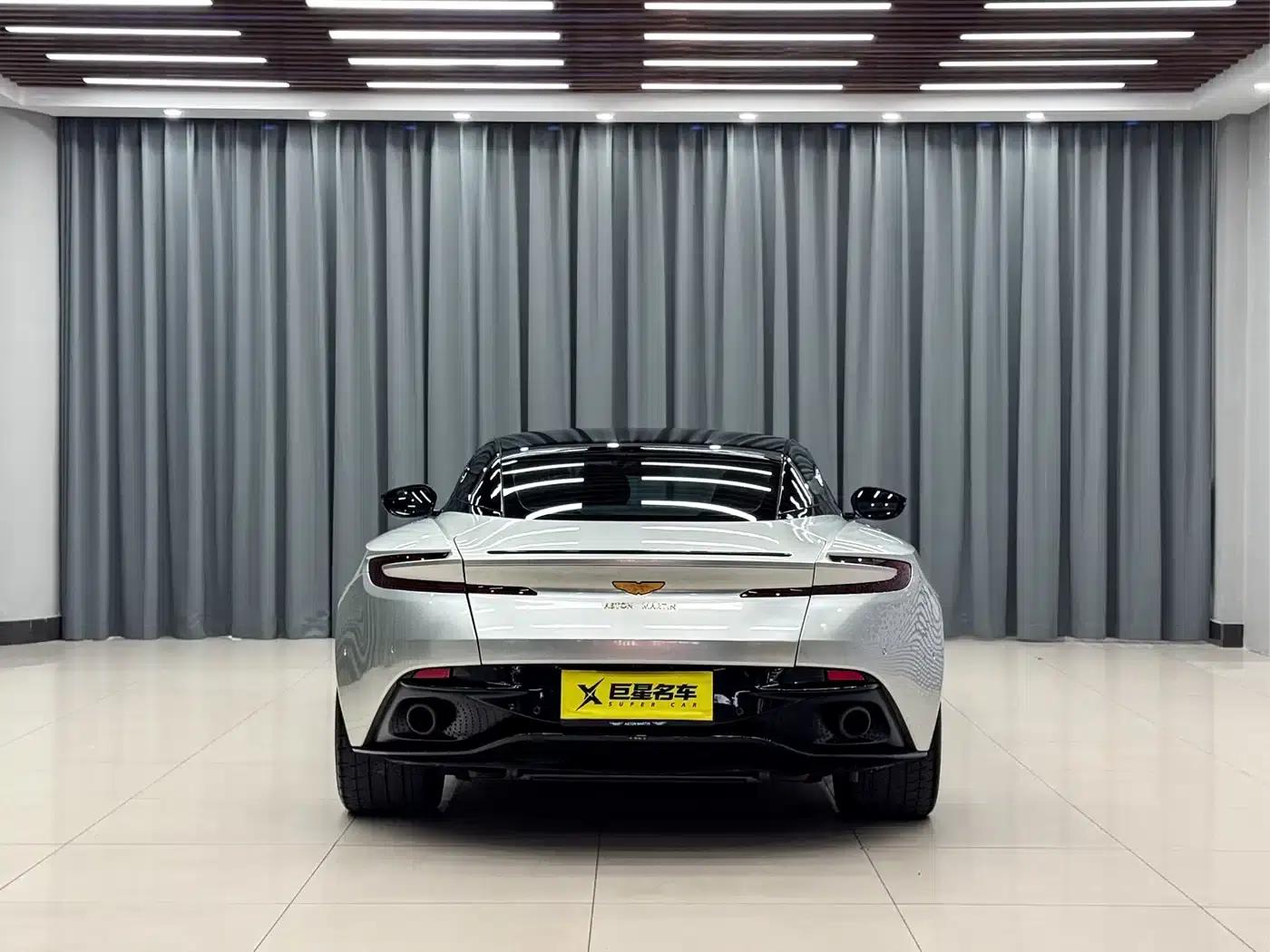 Aston Martin DB11 2016 5.2T First Edition — миниатюра 9