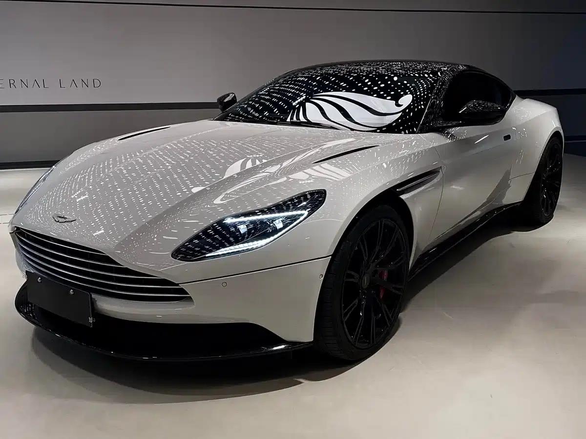 Aston Martin DB11 2022 4.0T V8 Coupe — миниатюра 1