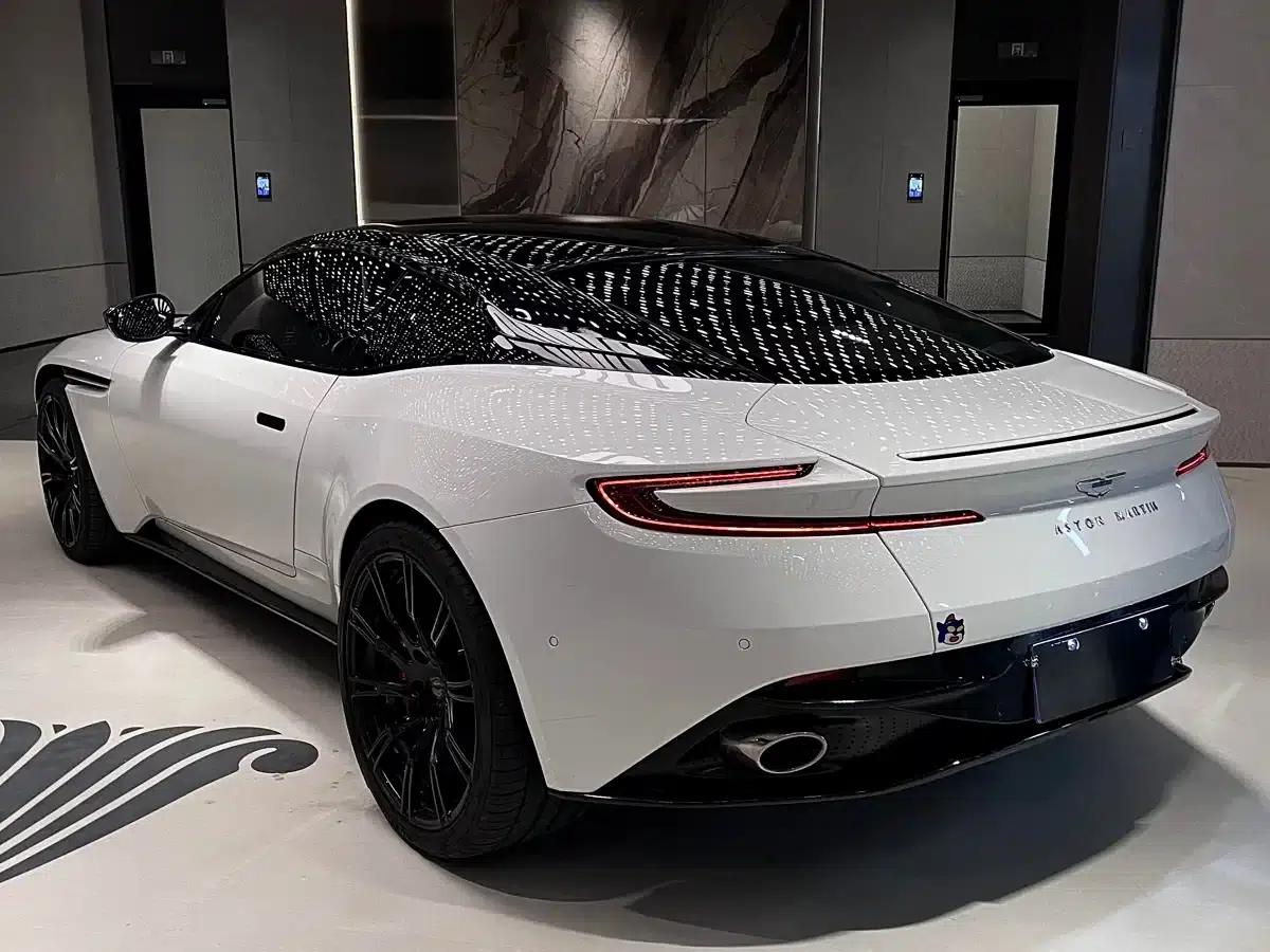 Aston Martin DB11 2022 4.0T V8 Coupe — миниатюра 4