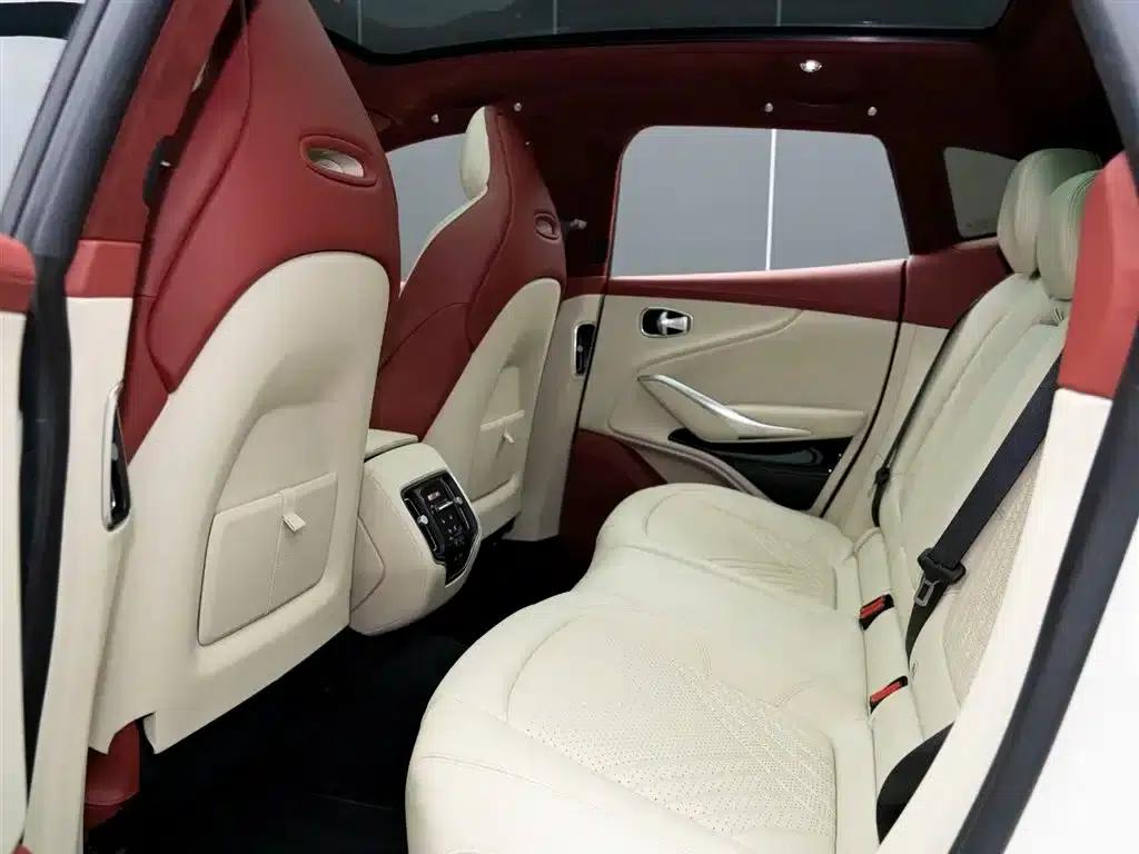 Aston Martin DBX 2023 3.0T STRAIGHT-SIX — миниатюра 11
