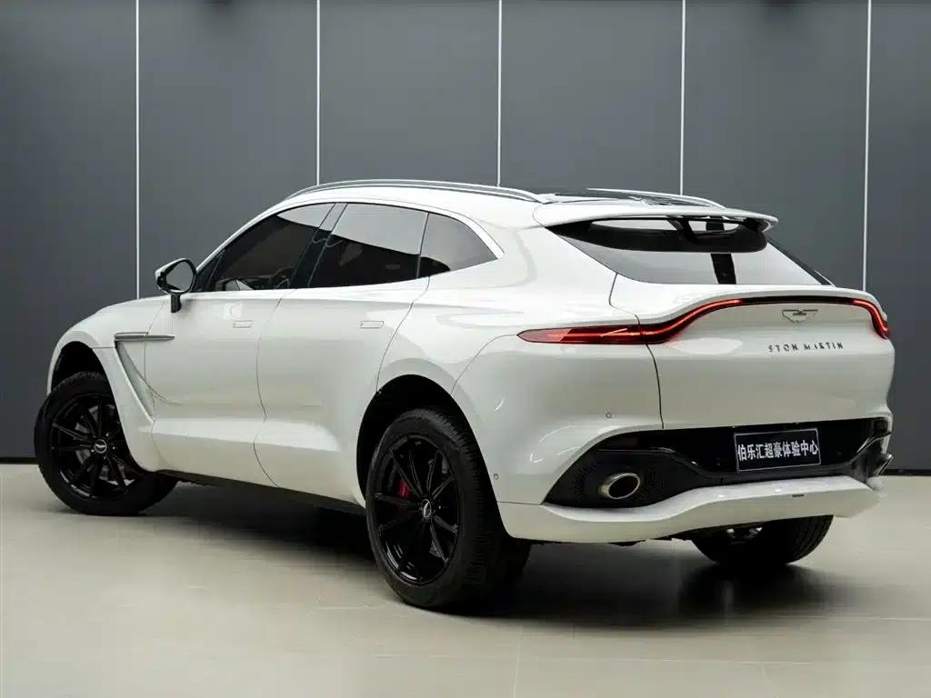 Aston Martin DBX 2023 3.0T STRAIGHT-SIX — миниатюра 3