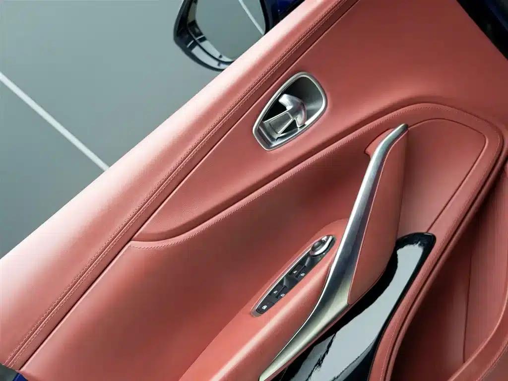 Aston Martin DBX 2023 3.0T STRAIGHT-SIX — миниатюра 7