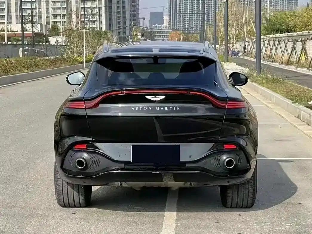 Aston Martin DBX 2021 4.0T V8: A Return to Simplicity — миниатюра 2