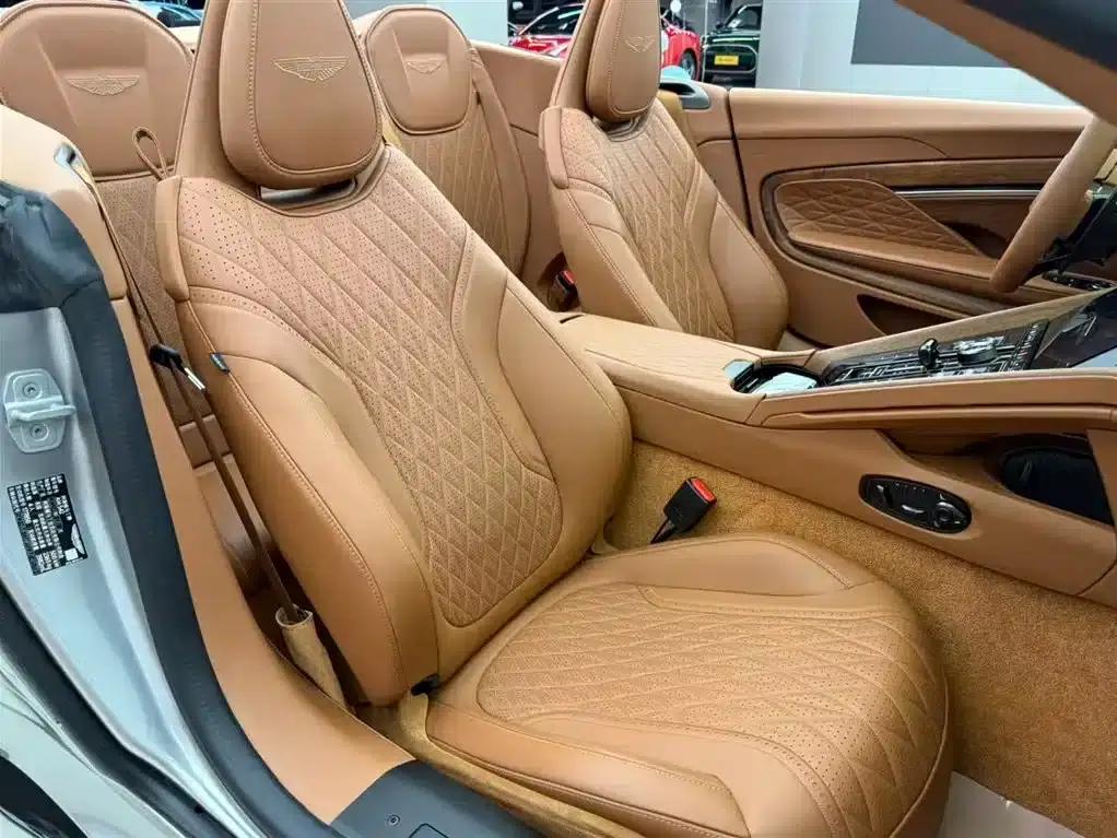 Aston Martin DB12 2023 4.0T V8 Volante — миниатюра 12