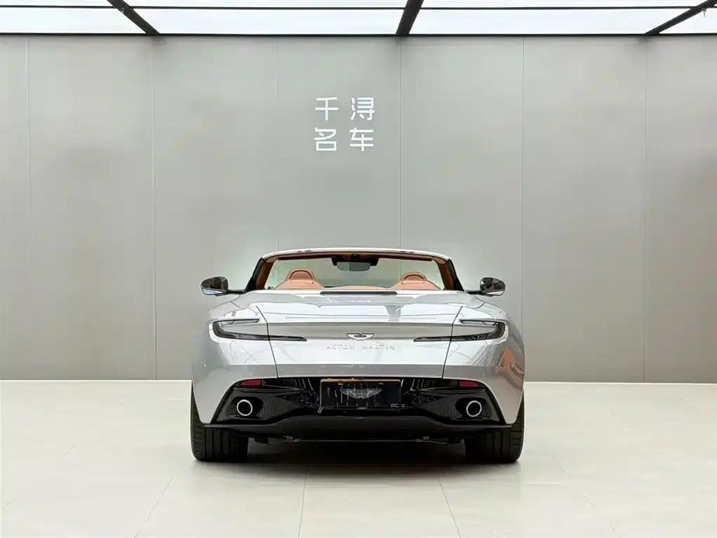 Aston Martin DB12 2023 4.0T V8 Volante — миниатюра 16