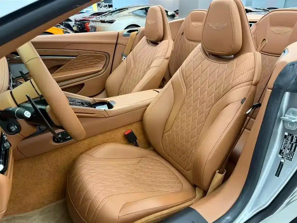 Aston Martin DB12 2023 4.0T V8 Volante — миниатюра 5