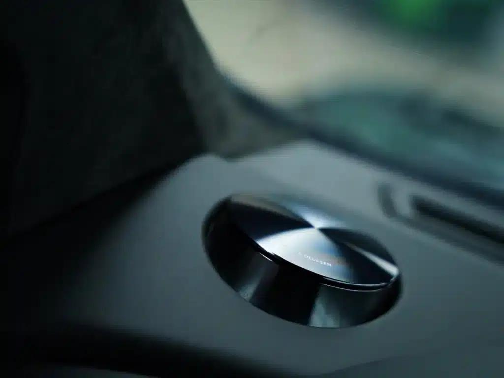 Aston Martin DBS 2009 6.0 Touchtronic Coupe — миниатюра 12