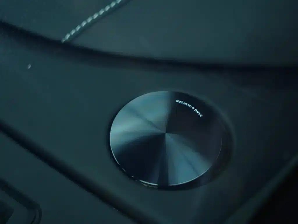 Aston Martin DBS 2009 6.0 Touchtronic Coupe — миниатюра 18