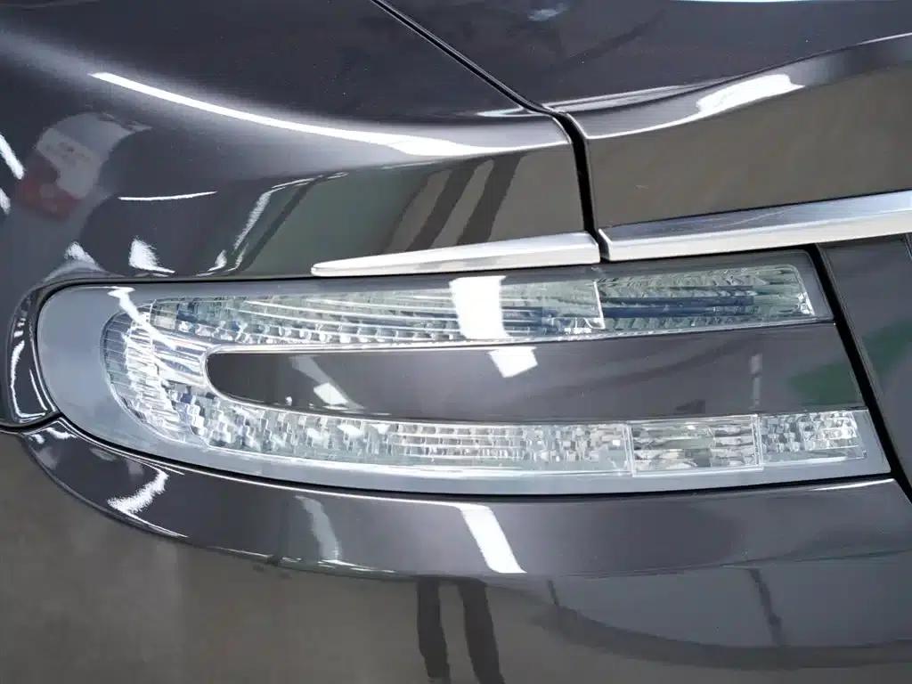 Aston Martin DBS 2009 6.0 Touchtronic Coupe — миниатюра 3