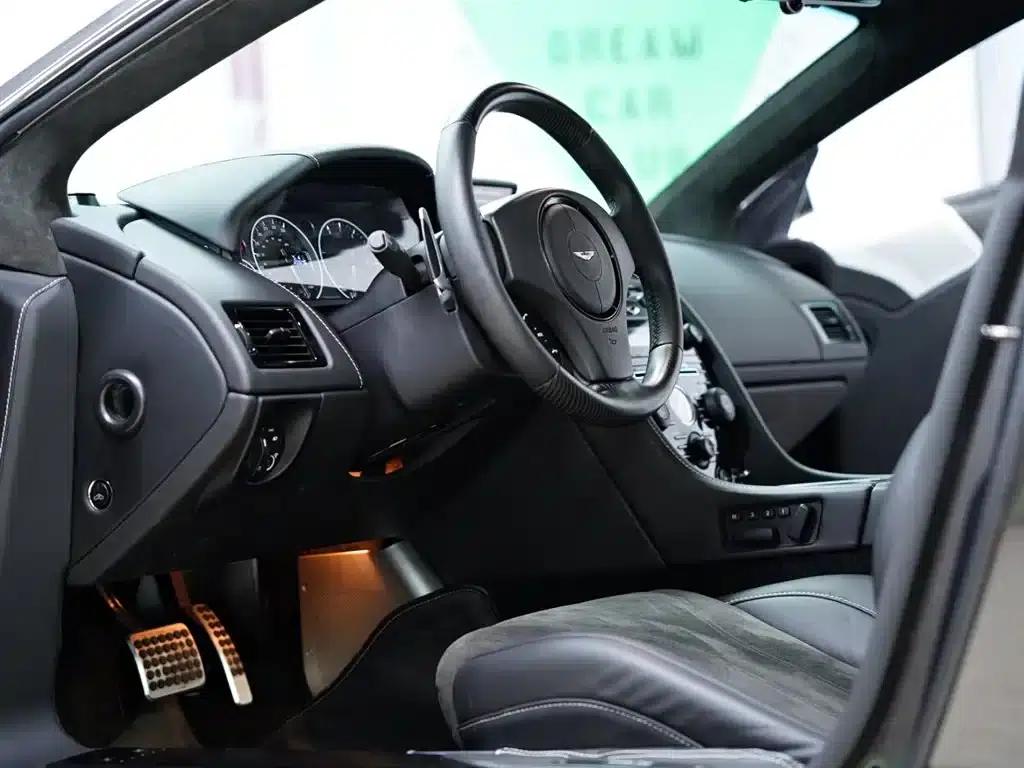 Aston Martin DBS 2009 6.0 Touchtronic Coupe — миниатюра 27