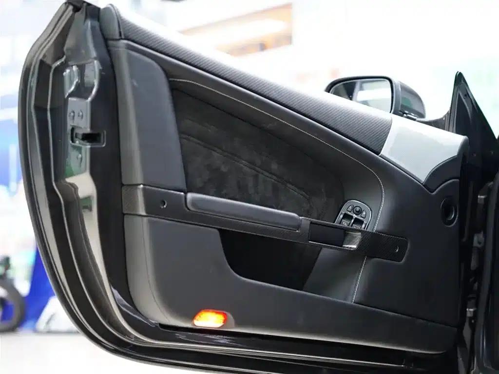 Aston Martin DBS 2009 6.0 Touchtronic Coupe — миниатюра 28
