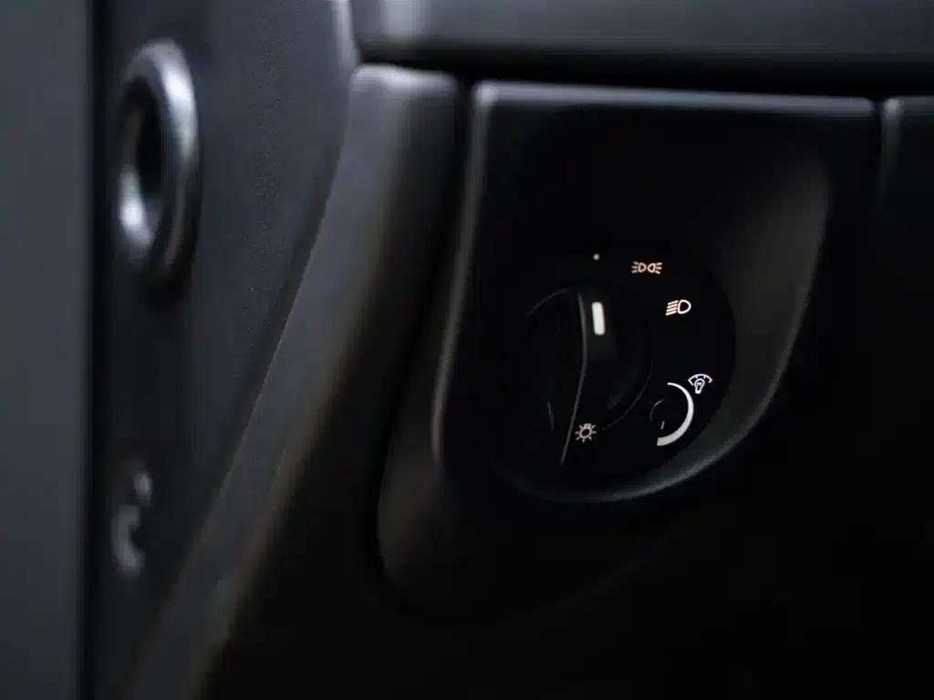 Aston Martin DBS 2009 6.0 Touchtronic Coupe — миниатюра 37