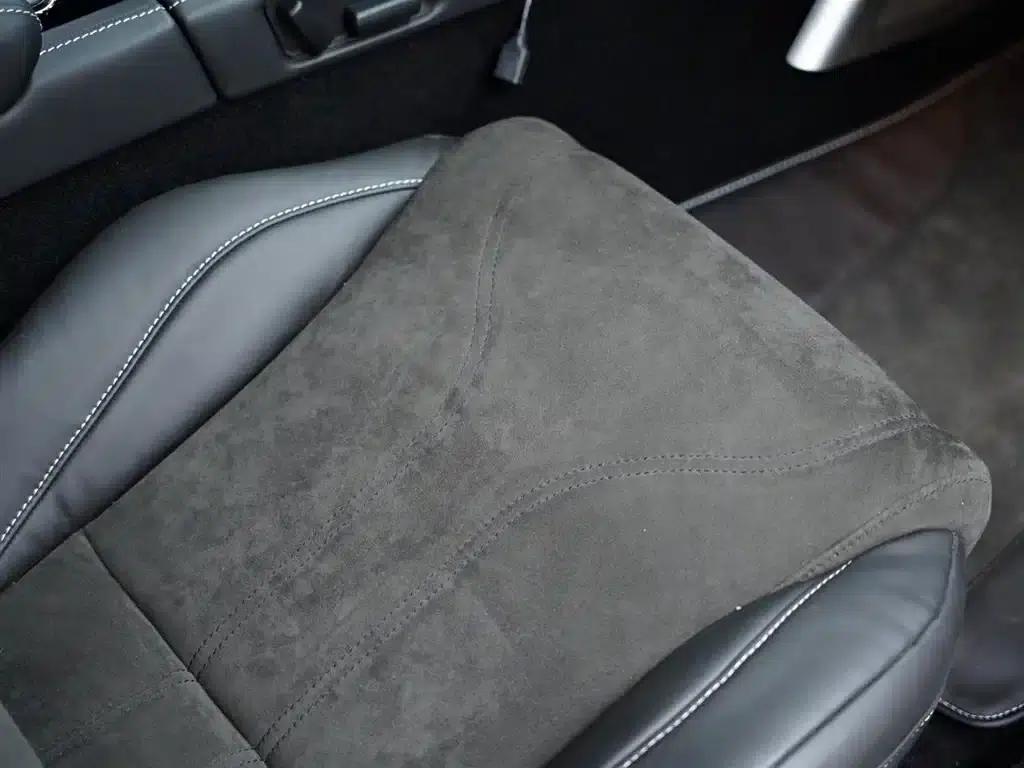 Aston Martin DBS 2009 6.0 Touchtronic Coupe — миниатюра 43