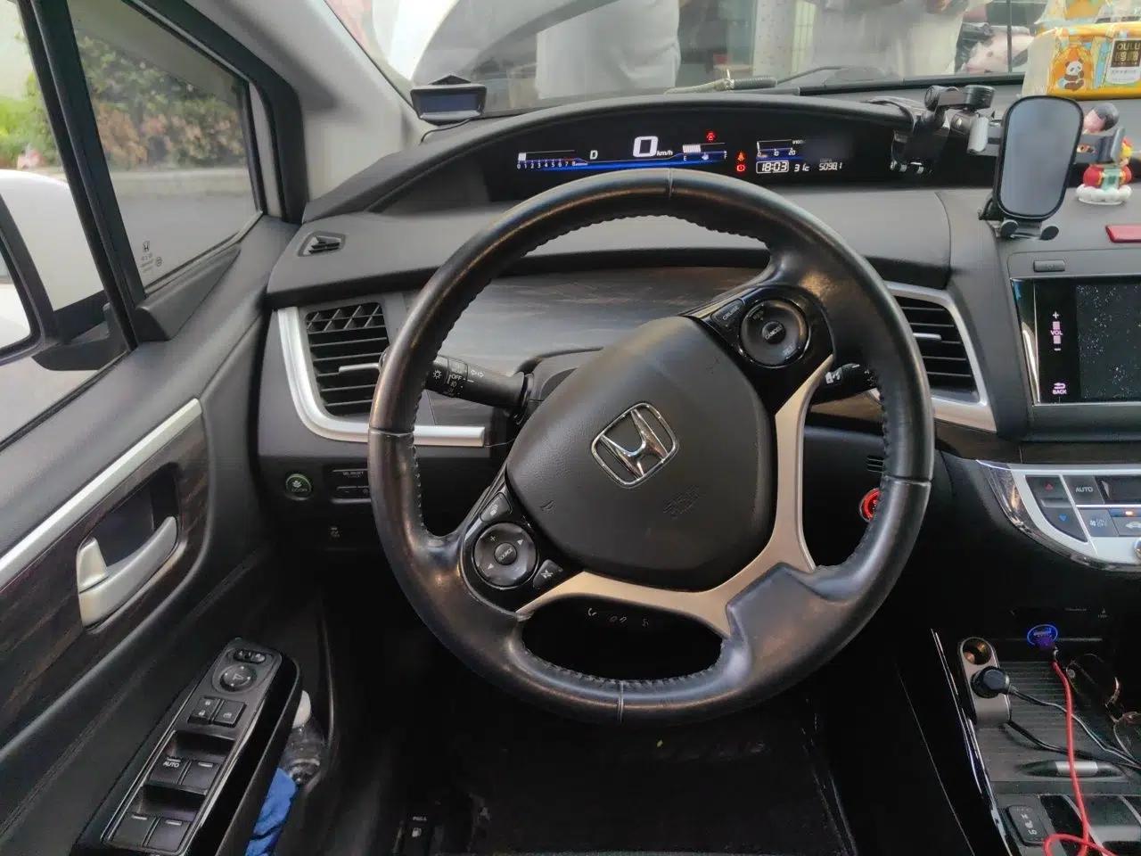 Honda Jade 2017 210 TURBO CVT Luxury Edition 5 Seats — миниатюра 11