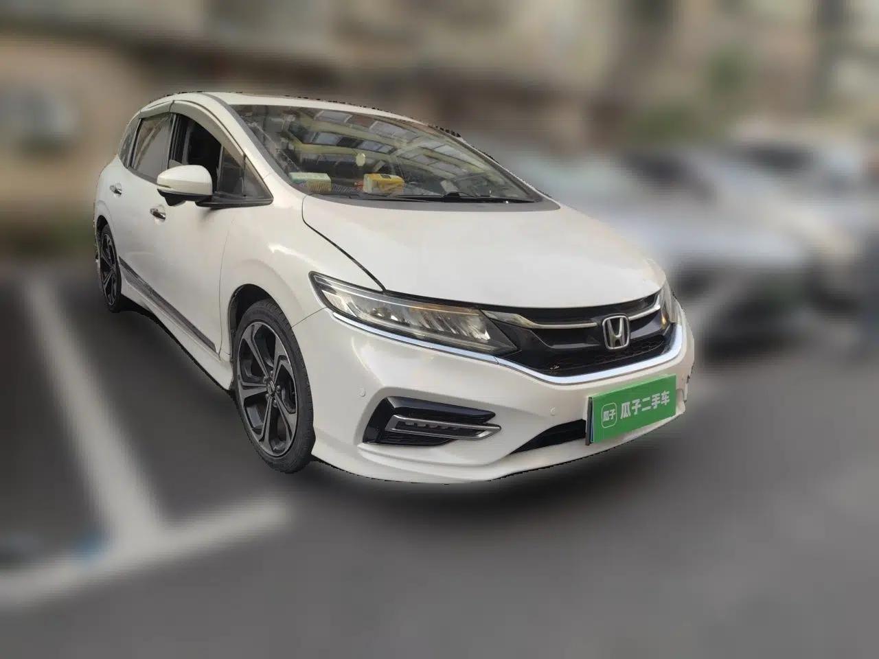 Honda Jade 2017 210 TURBO CVT Luxury Edition 5 Seats — миниатюра 3