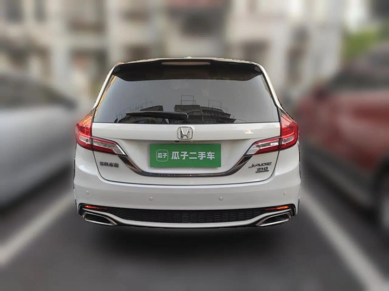 Honda Jade 2017 210 TURBO CVT Luxury Edition 5 Seats — миниатюра 5