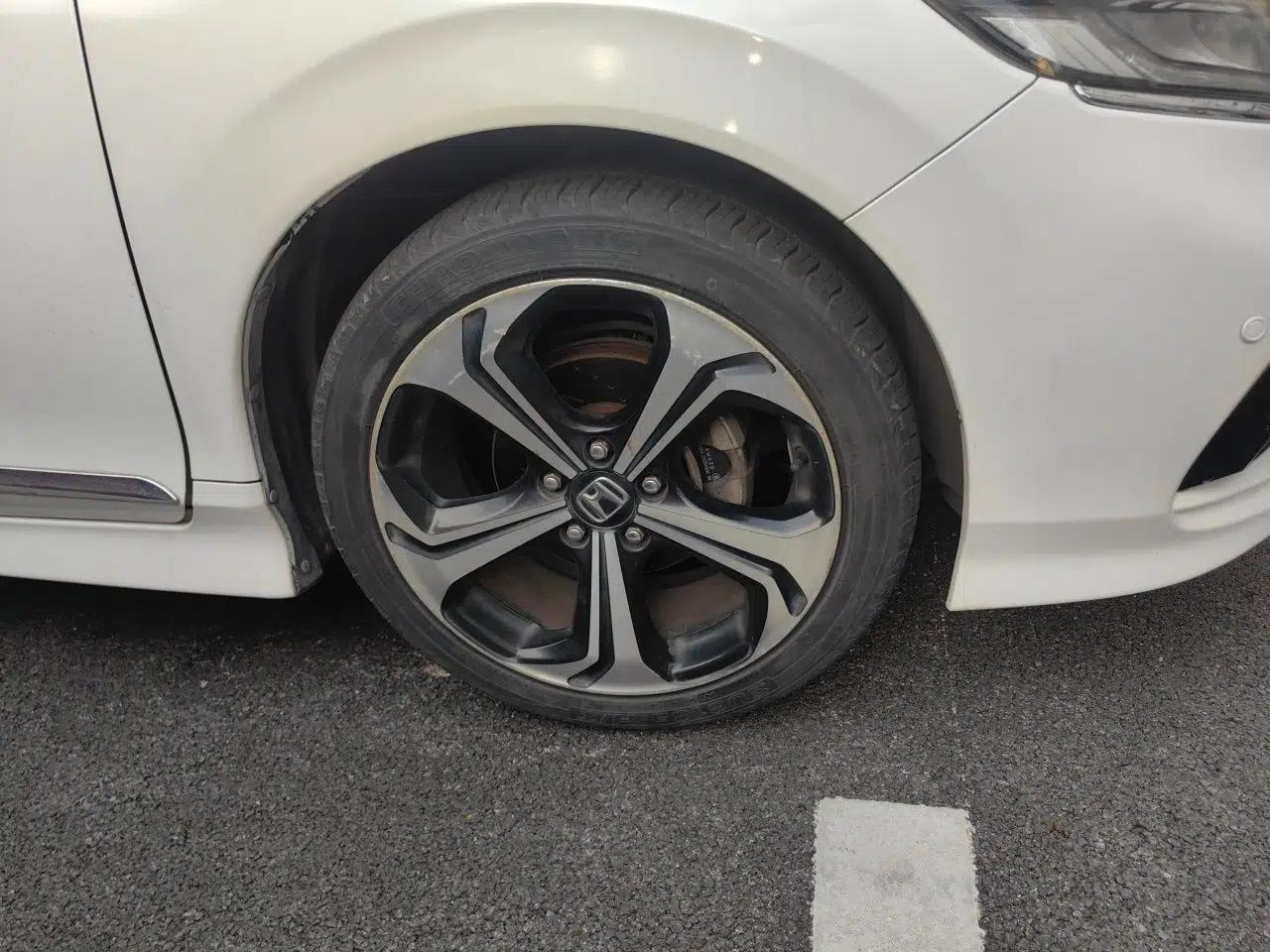 Honda Jade 2017 210 TURBO CVT Luxury Edition 5 Seats — миниатюра 8