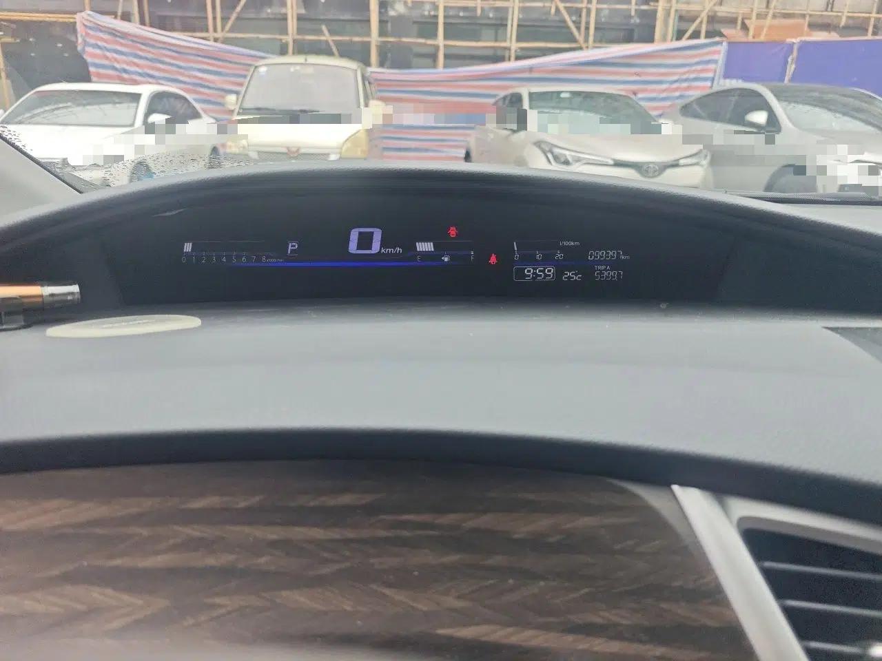 Honda Jade 2017 1.8L automatic Comfort version 5 seats — миниатюра 12