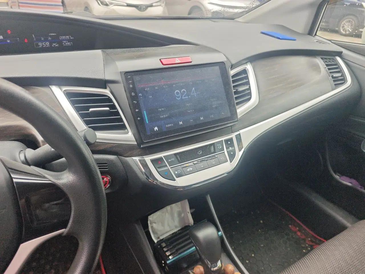 Honda Jade 2017 1.8L automatic Comfort version 5 seats — миниатюра 14