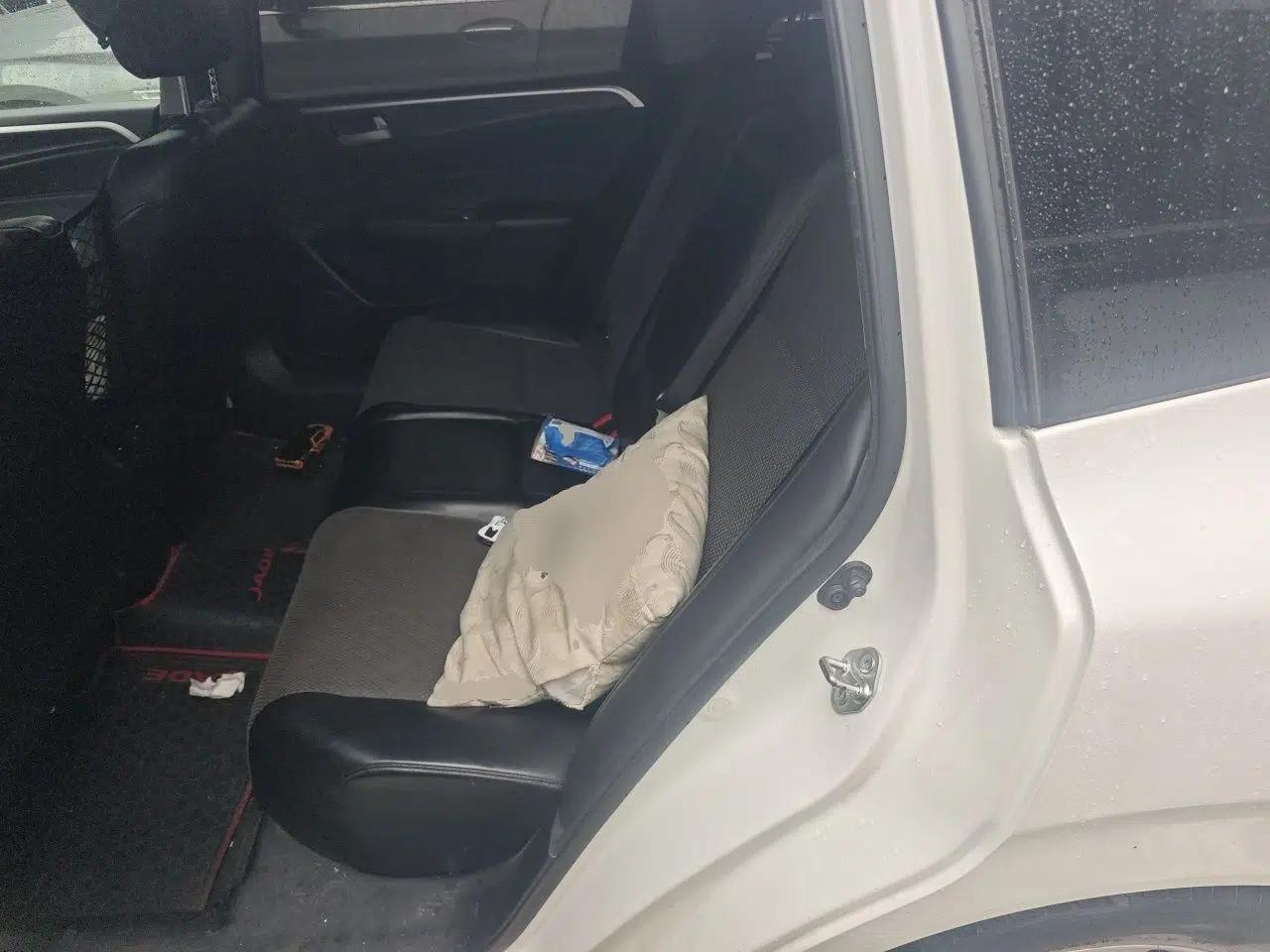 Honda Jade 2017 1.8L automatic Comfort version 5 seats — миниатюра 18