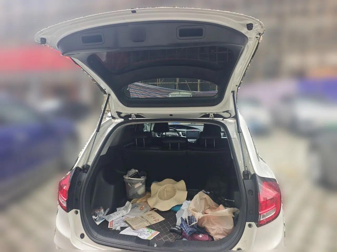 Honda Jade 2017 1.8L automatic Comfort version 5 seats — миниатюра 20